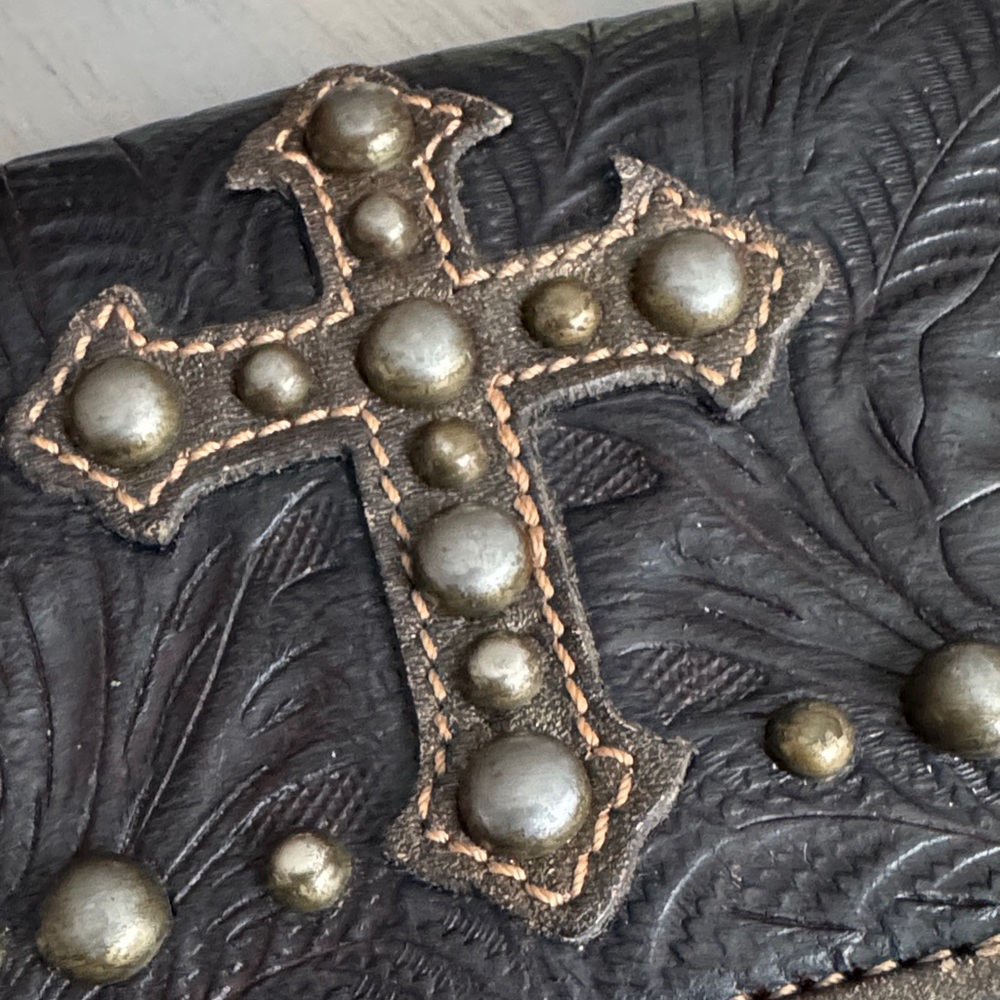 Black Leather Wallet Studded Embossed / Leather Cross Clutch - Picture 9 of 10